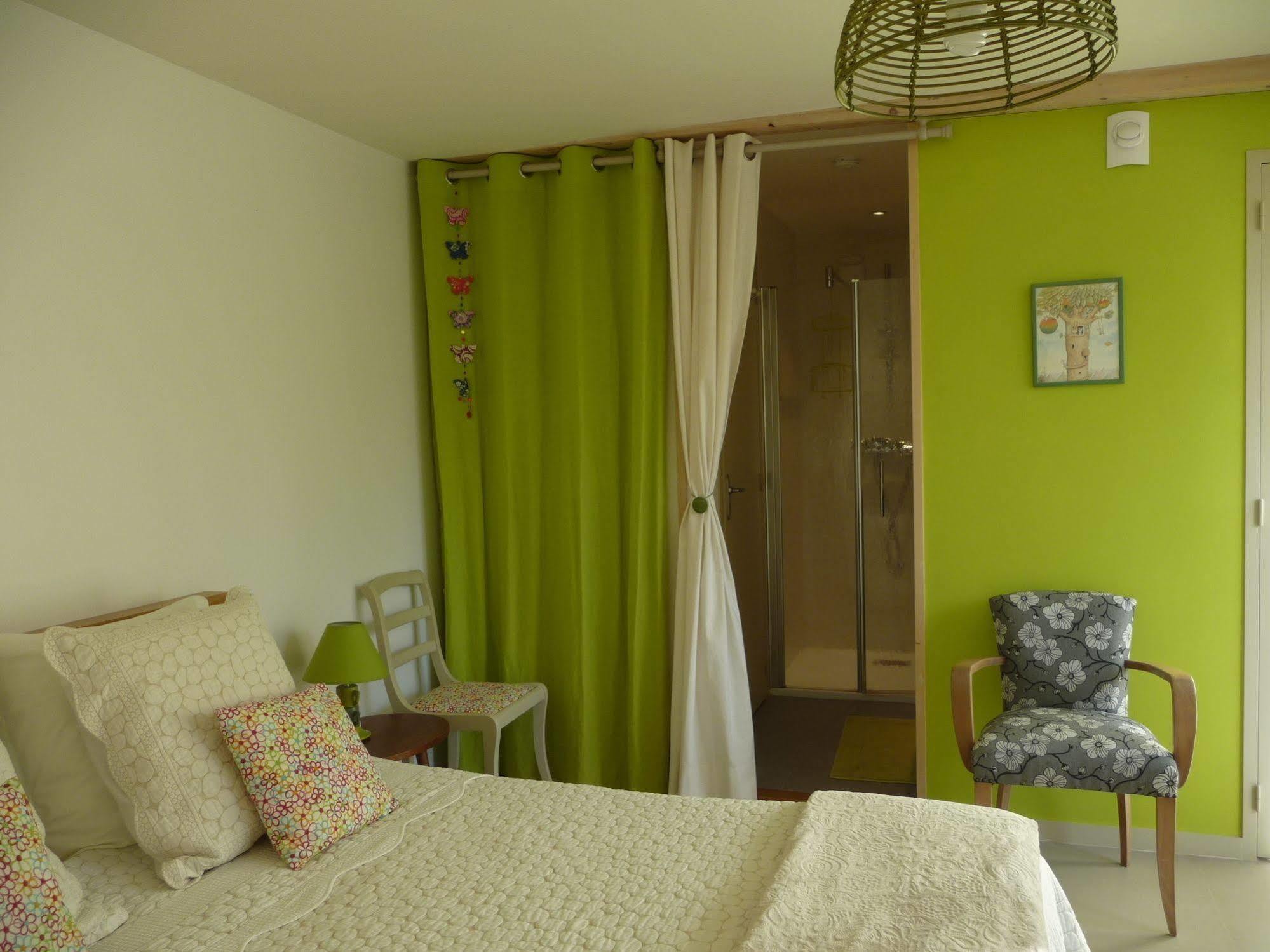 Le Jardin Aux Oiseaux Bed & Breakfast Ferel Exterior photo