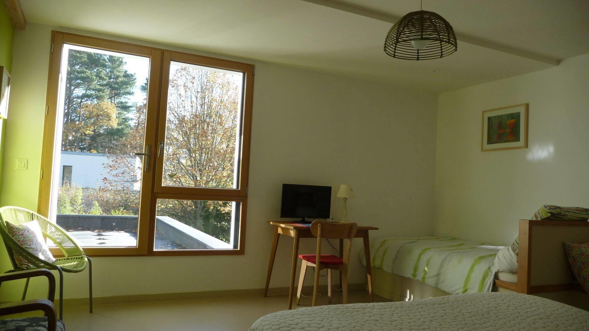 Le Jardin Aux Oiseaux Bed & Breakfast Ferel Exterior photo